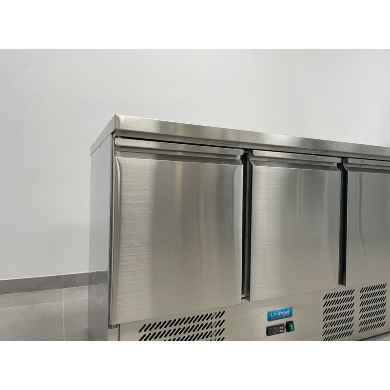 Katerbay - Unifrost Crs136G 3 Door Counter Fridge