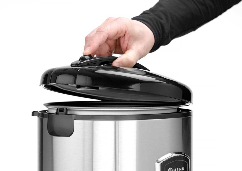 rice_cooker_with_steamer_function_240410