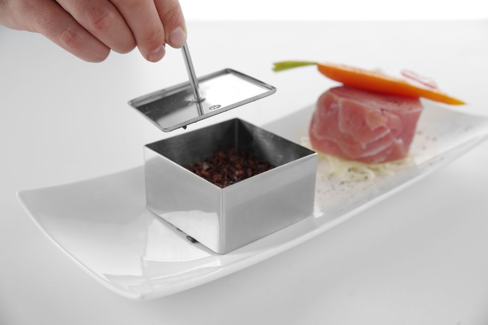 food_ring_and_pusher_square_512173
