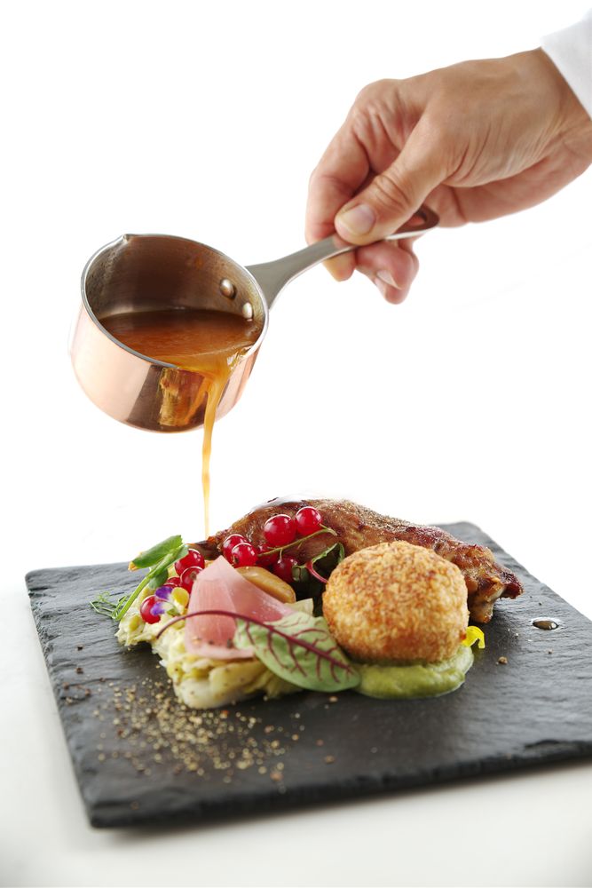 small_sauce_pan_with_spout_607015