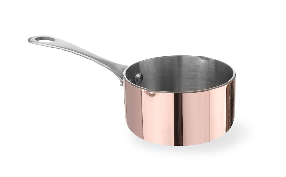 small_sauce_pan_with_spout_607022