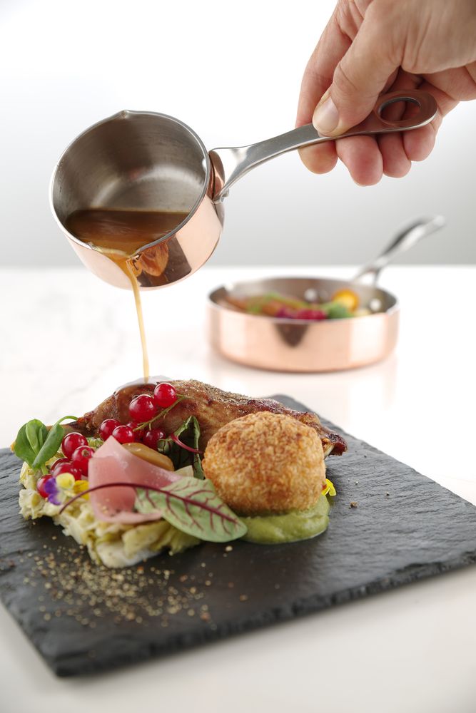 small_sauce_pan_with_spout_607022