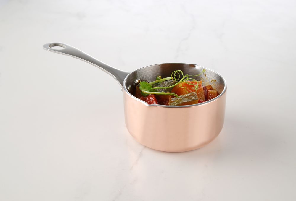 small_sauce_pan_with_spout_607039