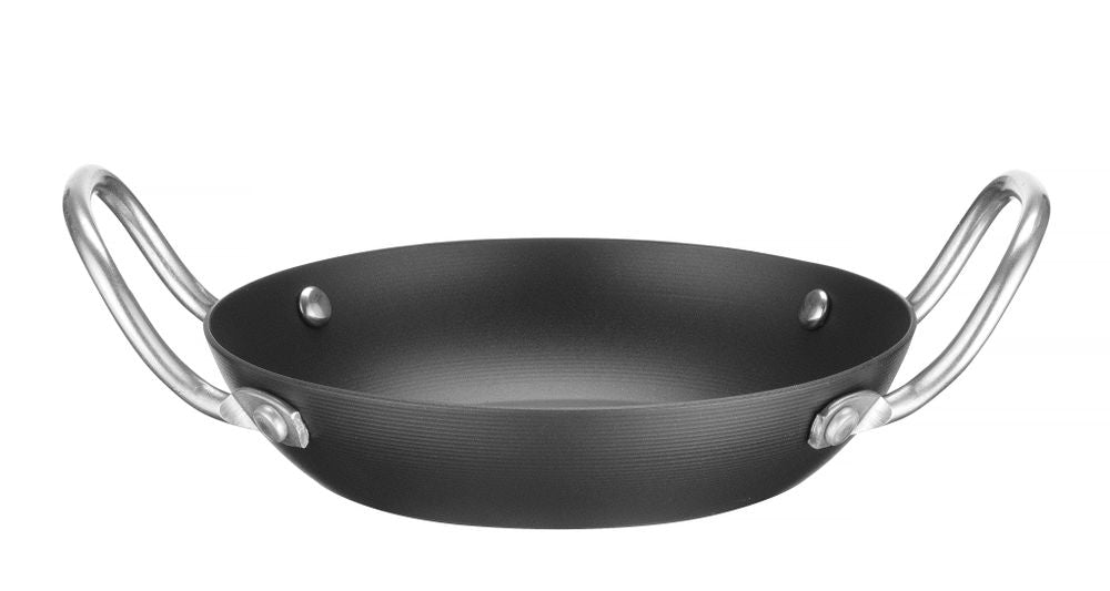 serving_pan_627921