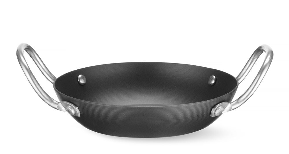 serving_pan_627921