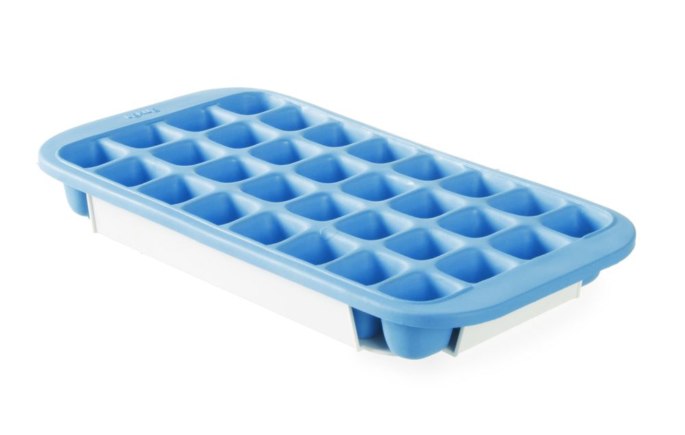 ice_cube_mould_with_lid_and_bottom_tray_679005