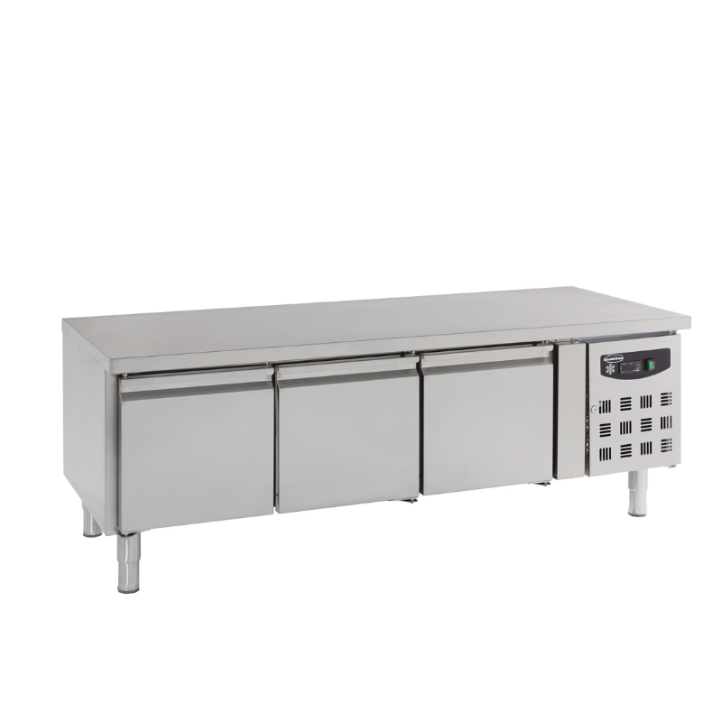 REFRIGERATED COUNTER HEIGHT 650 3 DOORS SKU 7450.0760