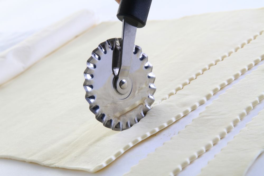 dough_cutter_serrated_blade_856154