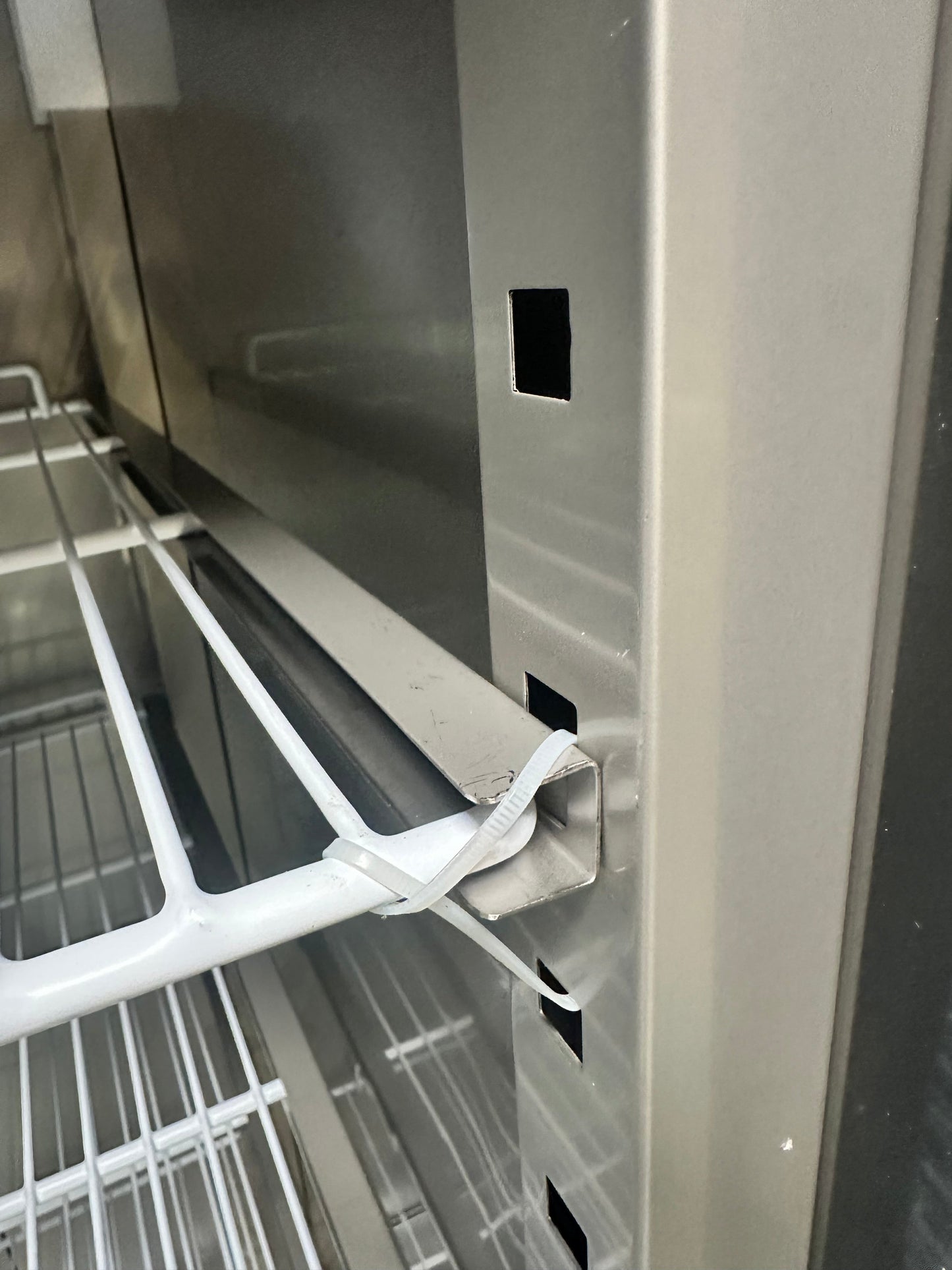 Finntec THL650TN - Positive refrigerated cabinet - GN2/1- 1 door - 740 x 830 x 2010 mm All Stop Trading