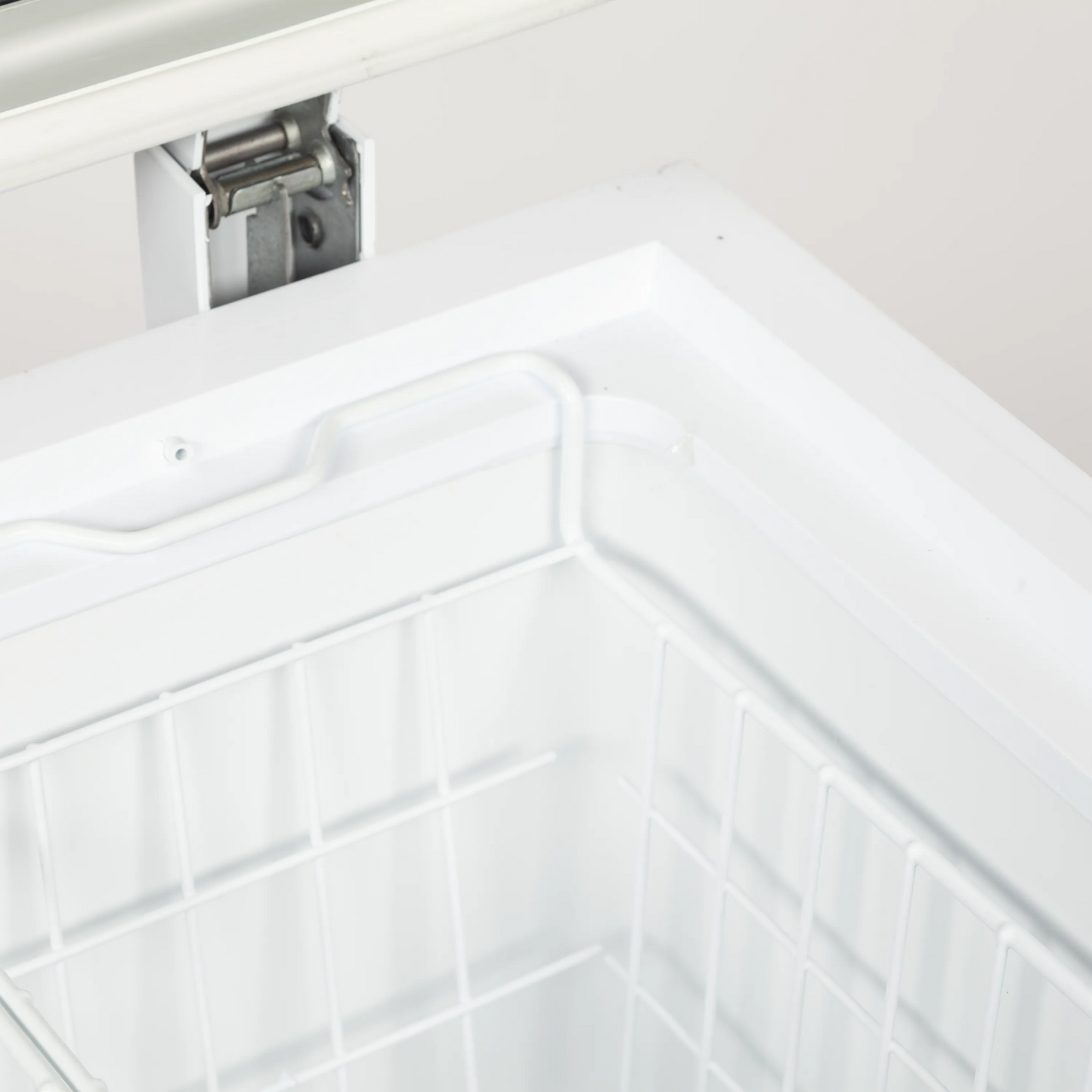 Hinged Glass Lid Chest Freezer St701