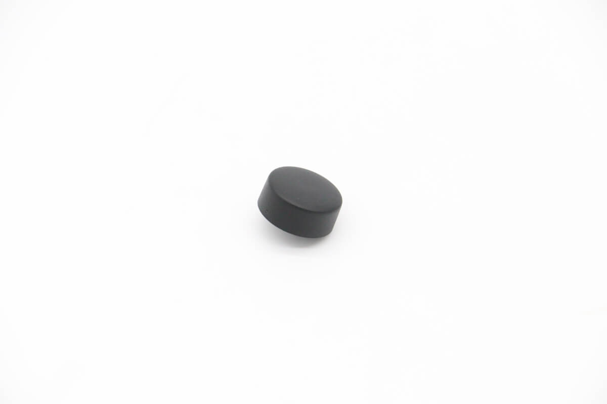 id-series---black-button