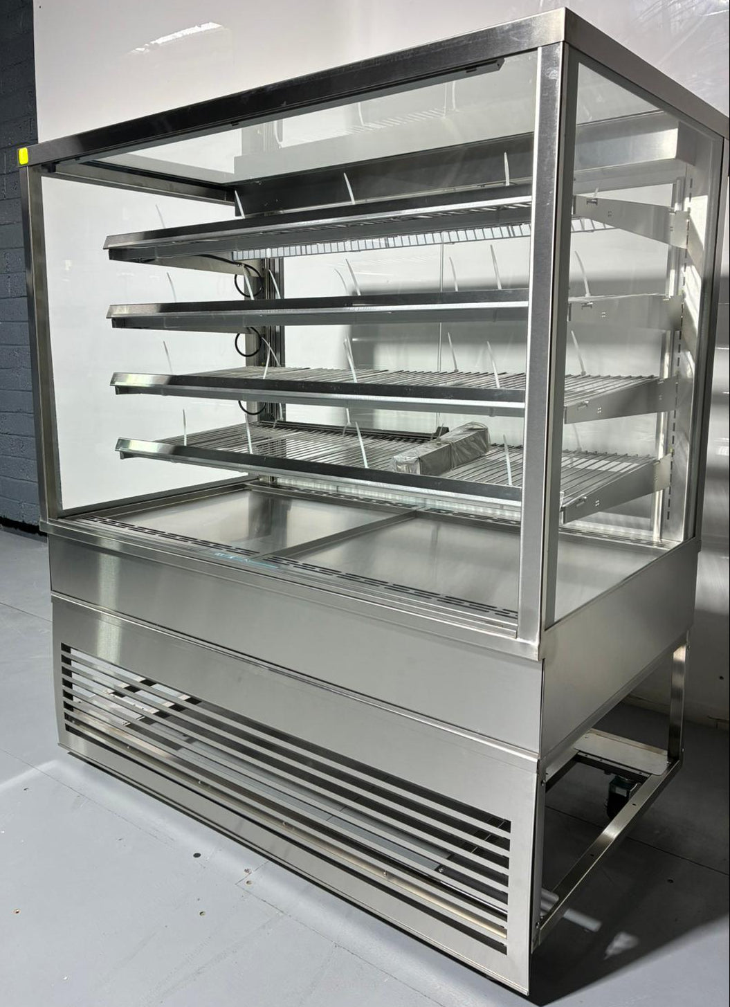 Cossiga Heated Solid Front With Rear Glass Doors Display 1.2m