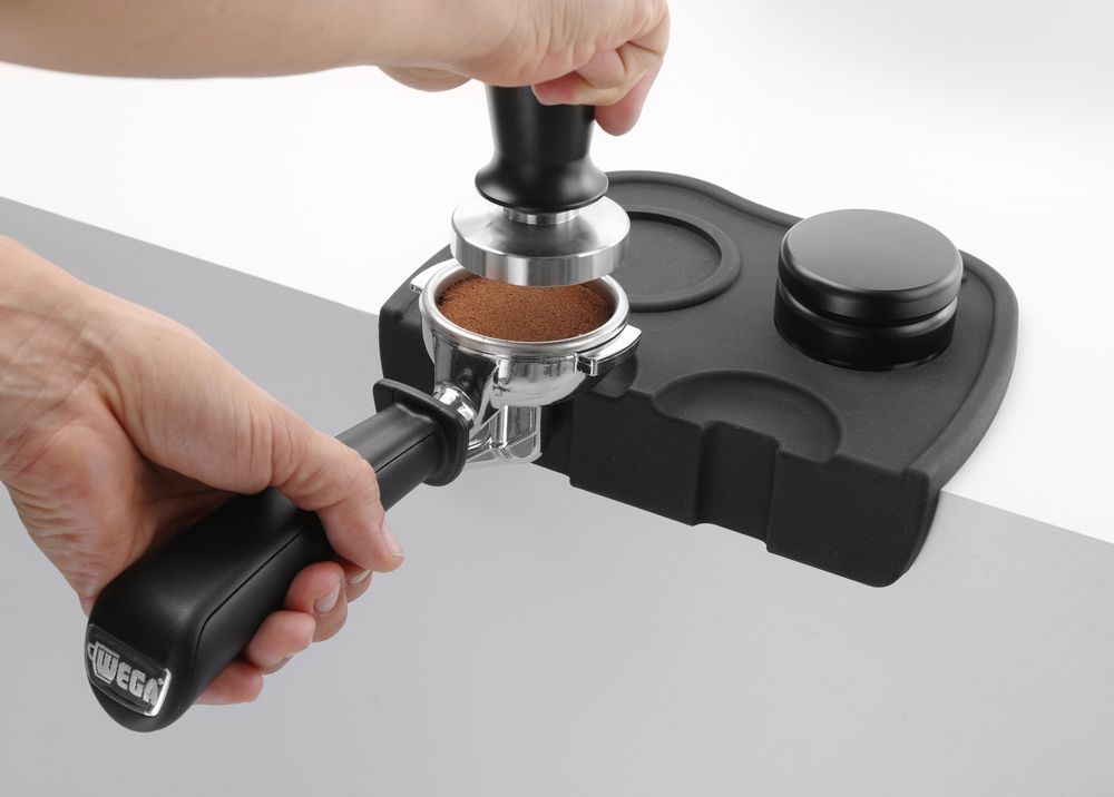 coffee_tamper_with_spring_208625