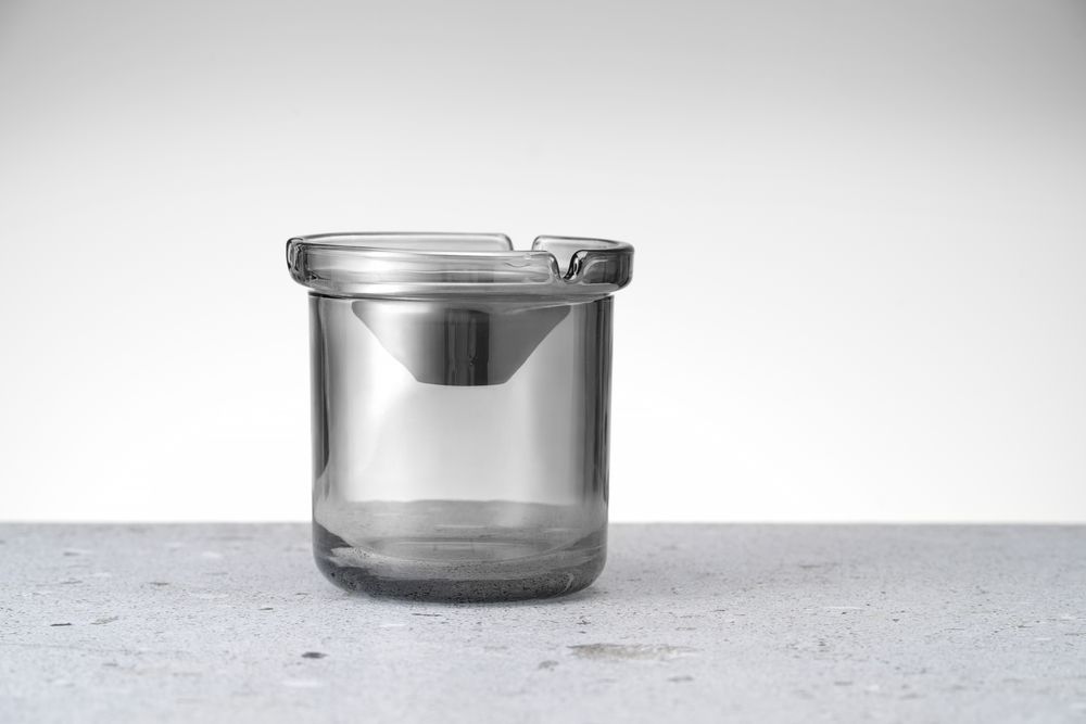 ashtray_with_funnel_440117