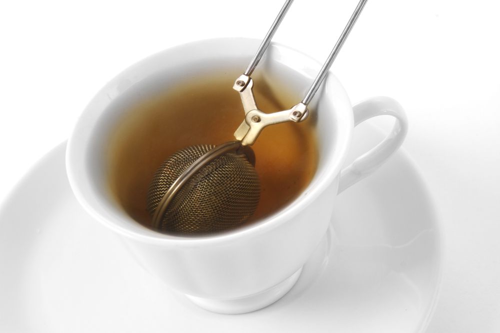 tea_strainer_with_hinged_handle_570807