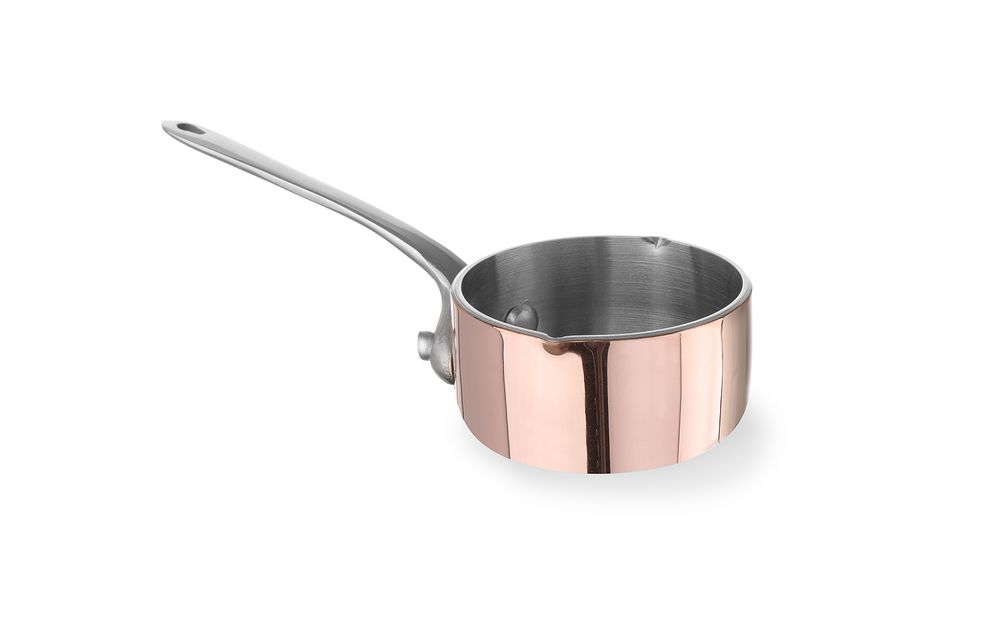 small_sauce_pan_with_spout_607039
