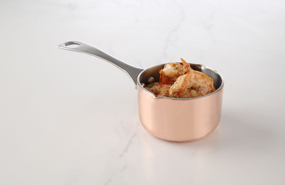 small_sauce_pan_with_spout_607039
