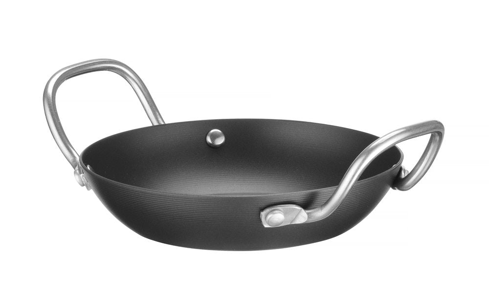 serving_pan_627914