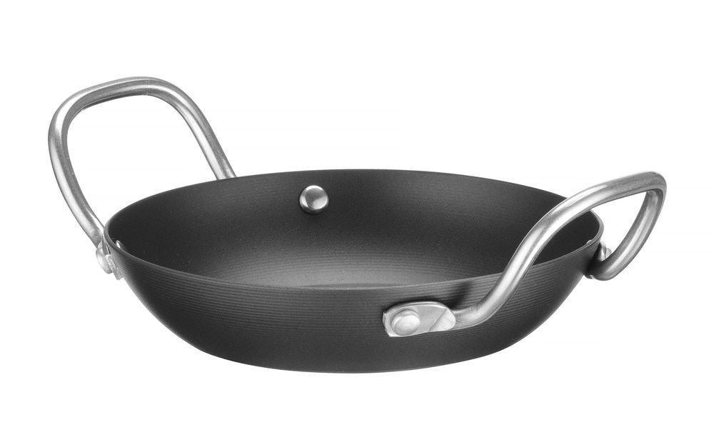 serving_pan_627921