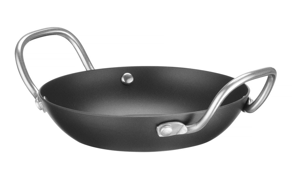 serving_pan_627938
