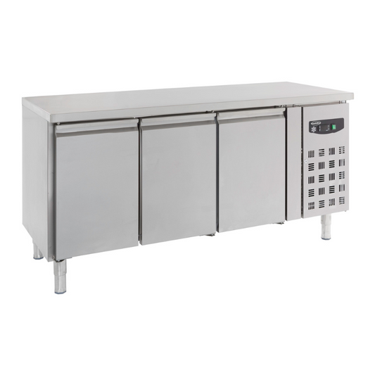 700 REFRIGERATED COUNTER 3 DOORS SKU: 7950.0082 All Stop Trading