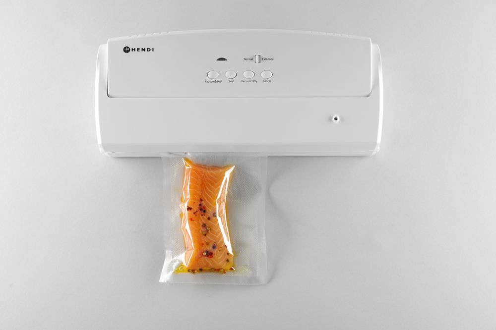 strip_vacuum_packaging_machine_975350
