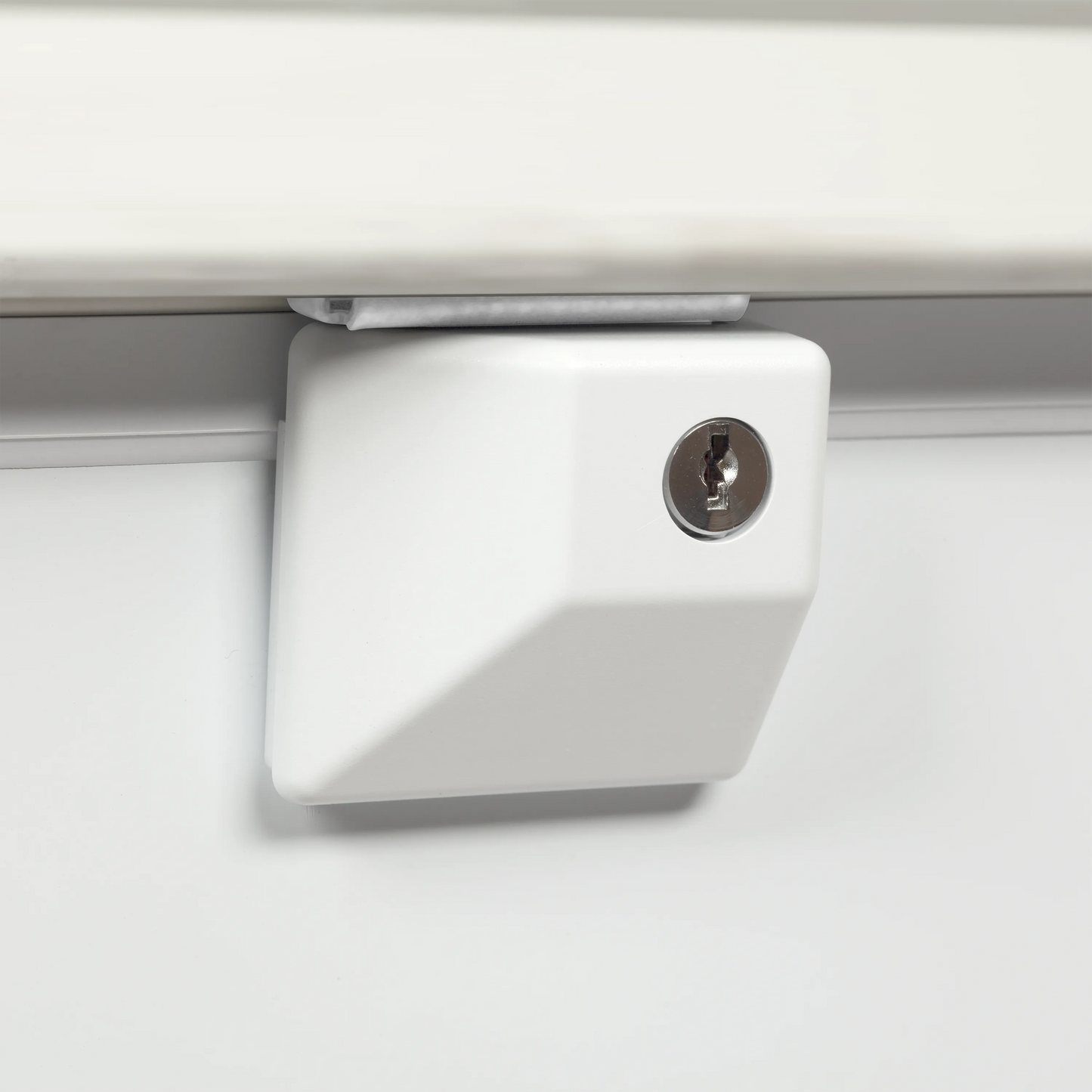 Hinged Glass Lid Chest Freezer St701
