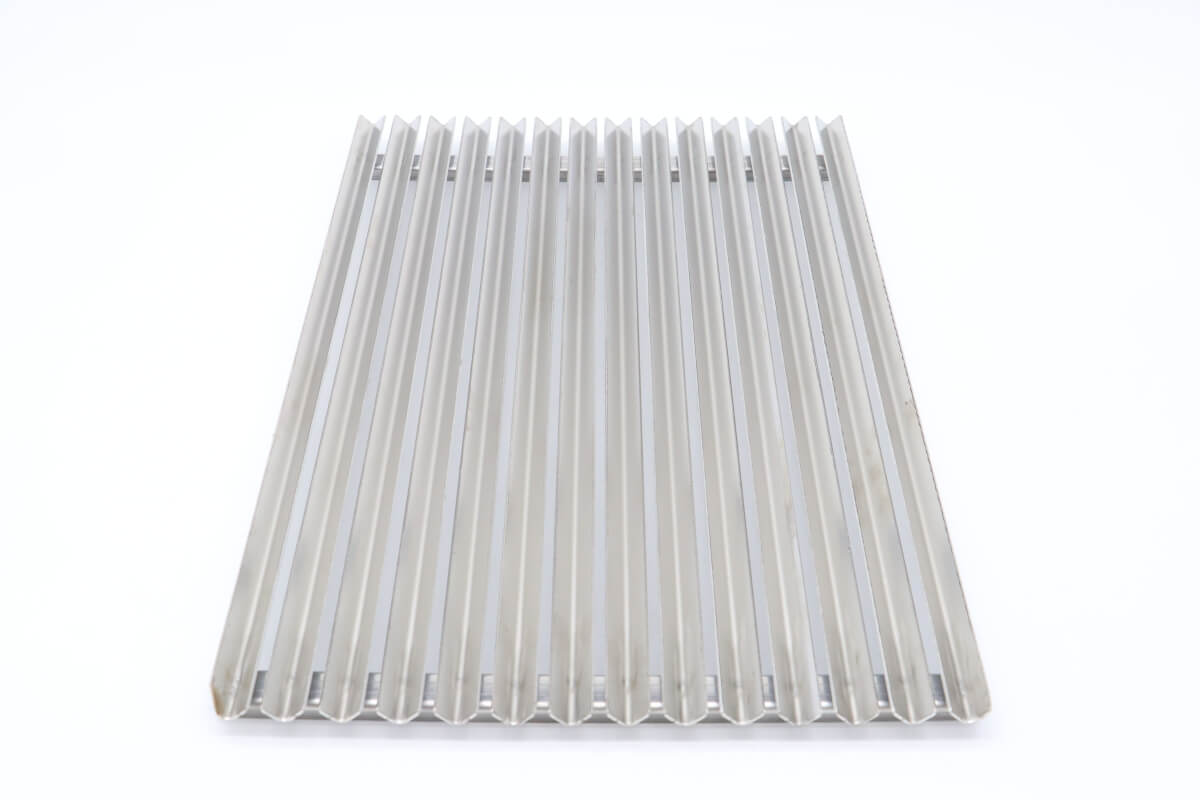 m700-lavastone-grill-40x70---heavy-duty-grid-(v-shape)